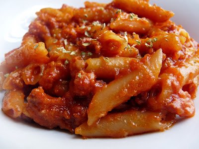 MACARRONES GUISADOS CON TOMATE